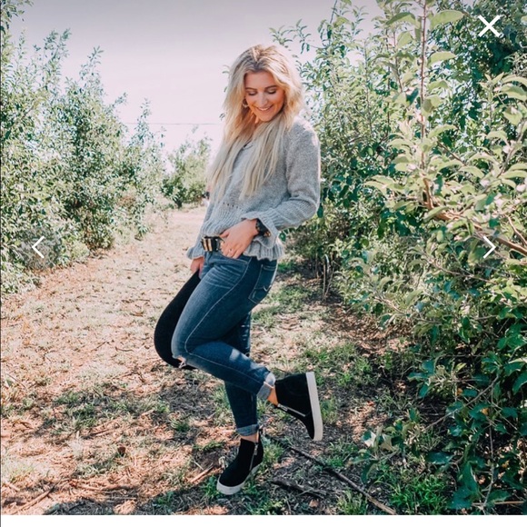 Steve Madden Wedgie Black Suede Wedge Tennis Shoes - Picture 6 of 8